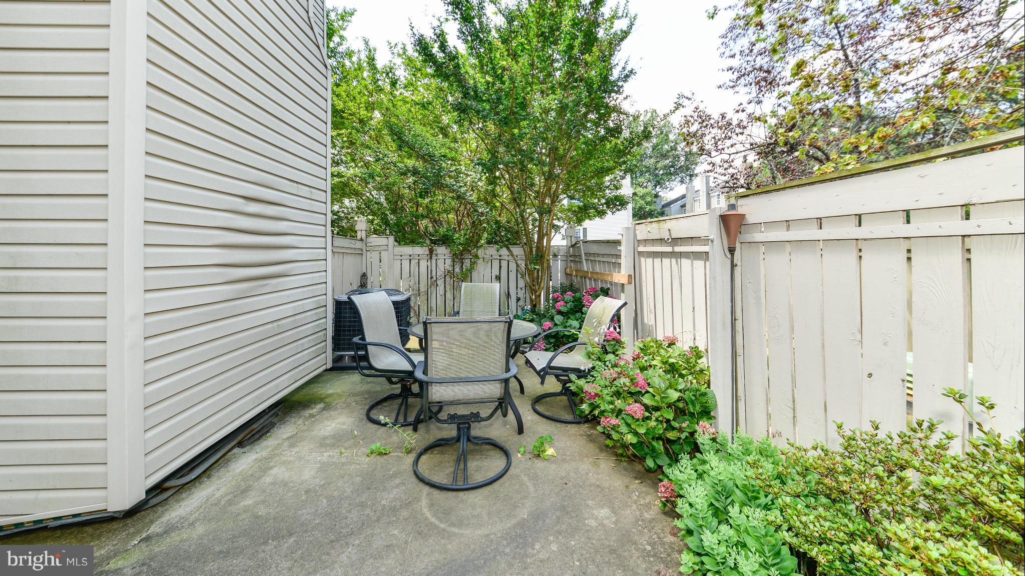 2399 Hunters Square Court Reston, VA 20191 - Photo 18 of 30 Exterior (Rear)