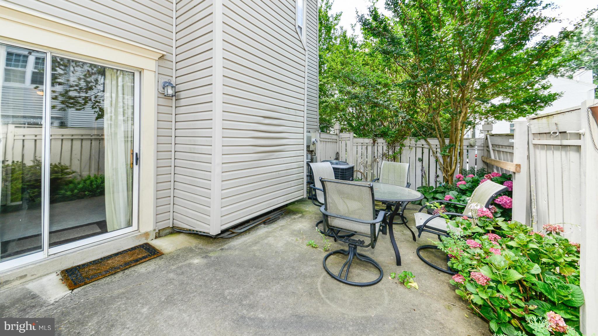 2399 Hunters Square Court Reston, VA 20191 - Photo 19 of 30 Exterior (Rear)
