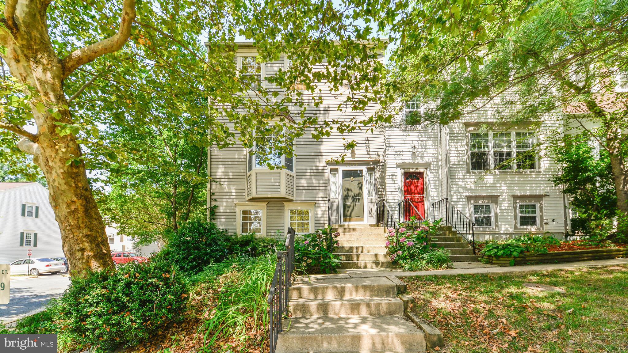 2399 Hunters Square Court Reston, VA 20191 - Photo 3 of 30 Exterior (Front)