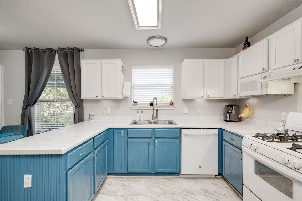 148 Buttercup Way Kyle, TX 78640 - Photo 14 of 40