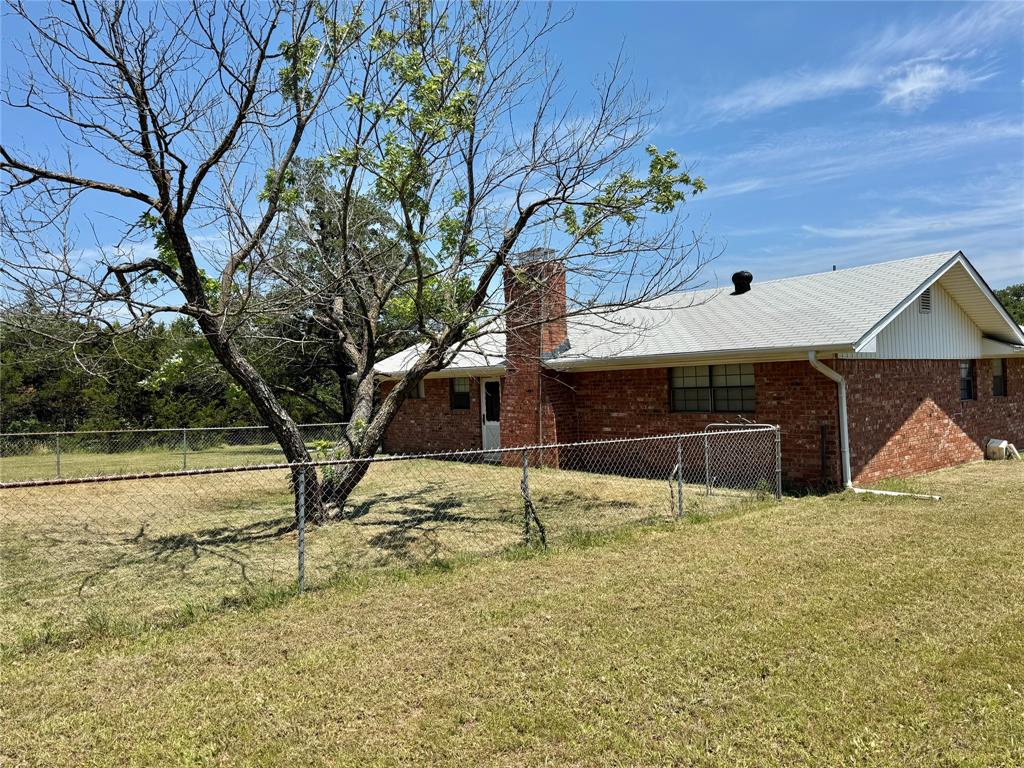 450 Woodbine Estates Road Gainesville, TX 76240 - Photo 22 of 36