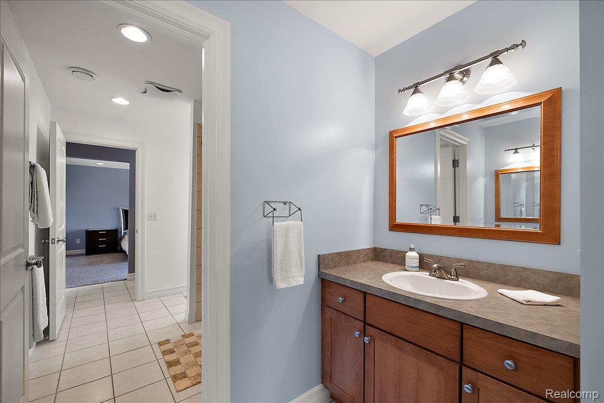21901 31 Mile Road Ray, MI 48096 - Photo 31 of 74 Private sink area