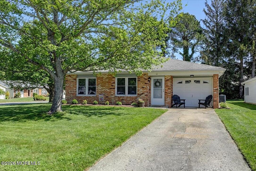 32 Abbey Road, Brick, NJ
