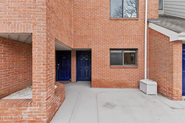 $860,000 | 15 River Road, Unit 210, Cos Cob, CT 06807