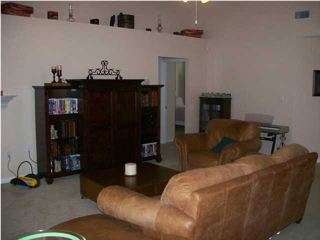 4836 Young Road Crestview, FL 32539 - Photo 3 of 25 Living room