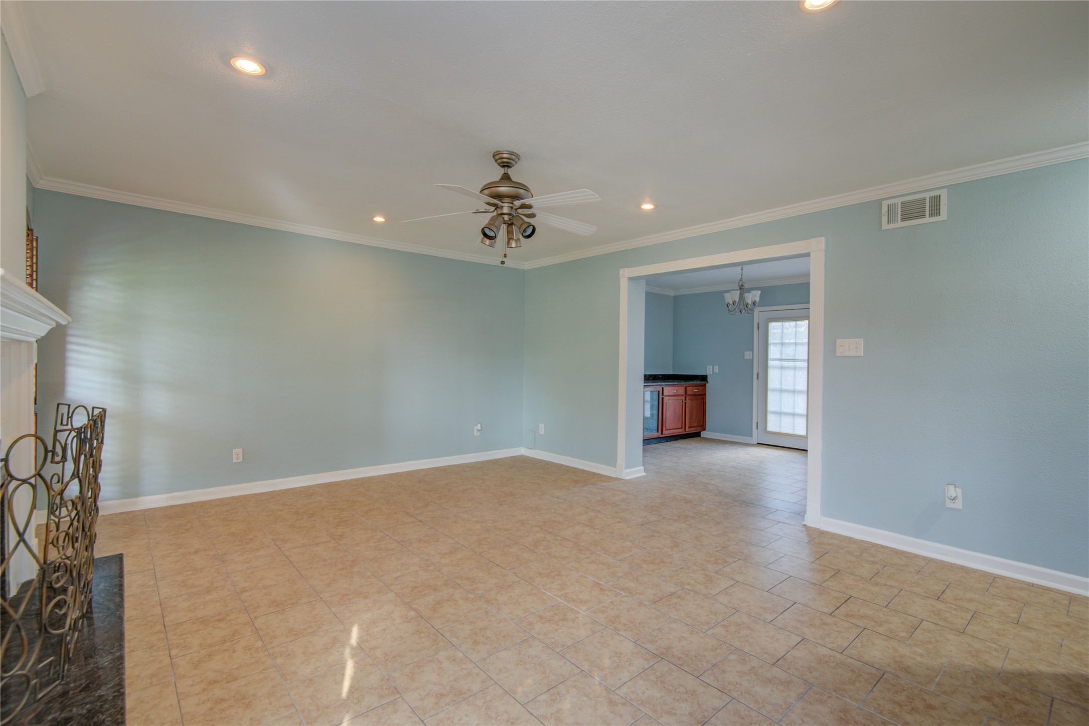 1424 Silverpines Road, Unit 1424 Houston, TX 77062 - Photo 6 of 33 a view of a room chandelier and window