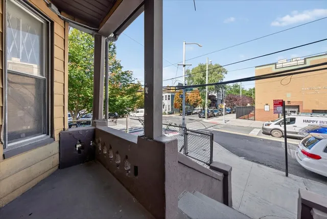 $1,100,000 | 350 East 169th Street | Concourse