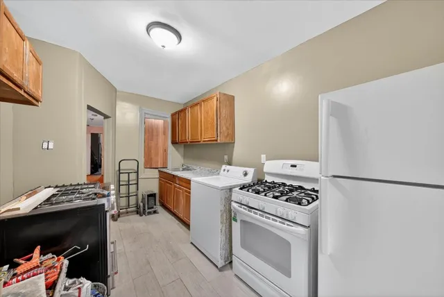 $1,100,000 | 350 East 169th Street | Concourse