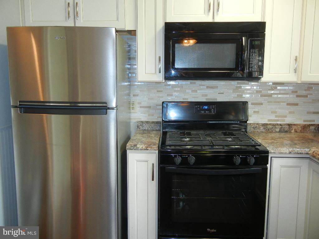 141 Eaves Mill Road Medford, NJ 08055 - Photo 15 of 35 Plenty of cabinet storage