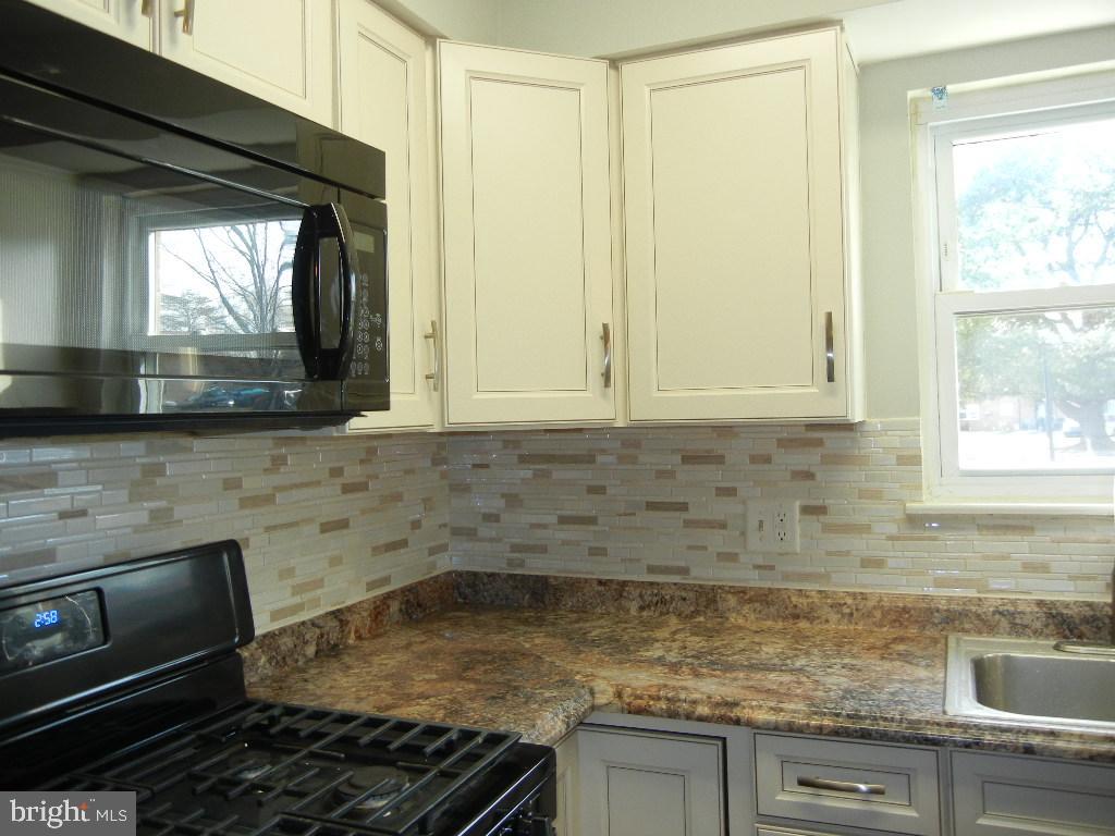 141 Eaves Mill Road Medford, NJ 08055 - Photo 16 of 35 Gas range