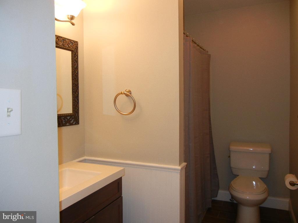141 Eaves Mill Road Medford, NJ 08055 - Photo 23 of 35 Full Upper bath