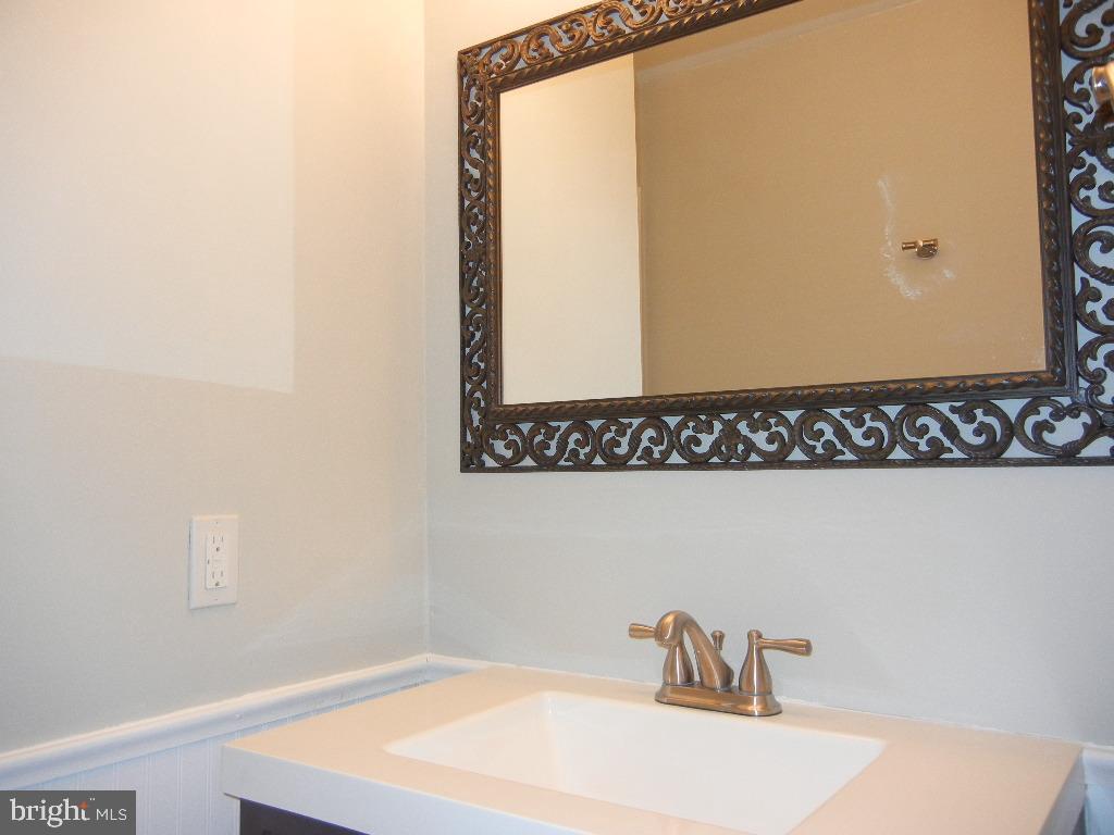 141 Eaves Mill Road Medford, NJ 08055 - Photo 27 of 35 Full upper bath