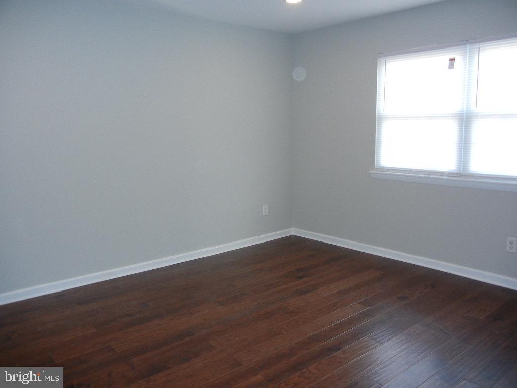 141 Eaves Mill Road Medford, NJ 08055 - Photo 6 of 35 Large living room with recessed lighting