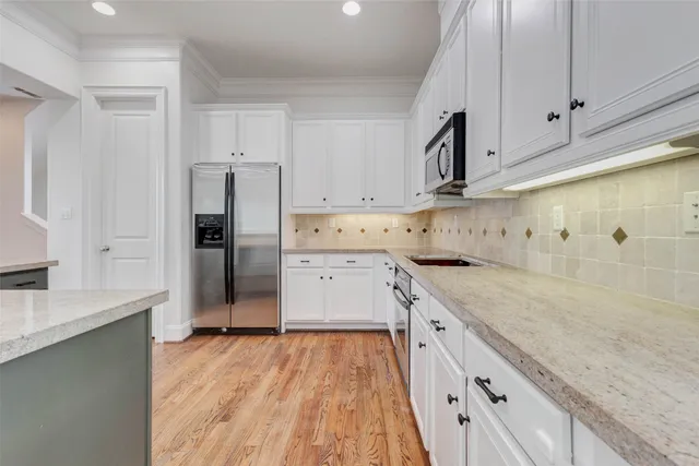 $525,000 | 6873 Staffordshire, Houston, TX 77030