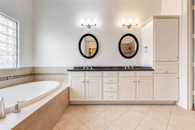 $525,000 | 6873 Staffordshire, Houston, TX 77030