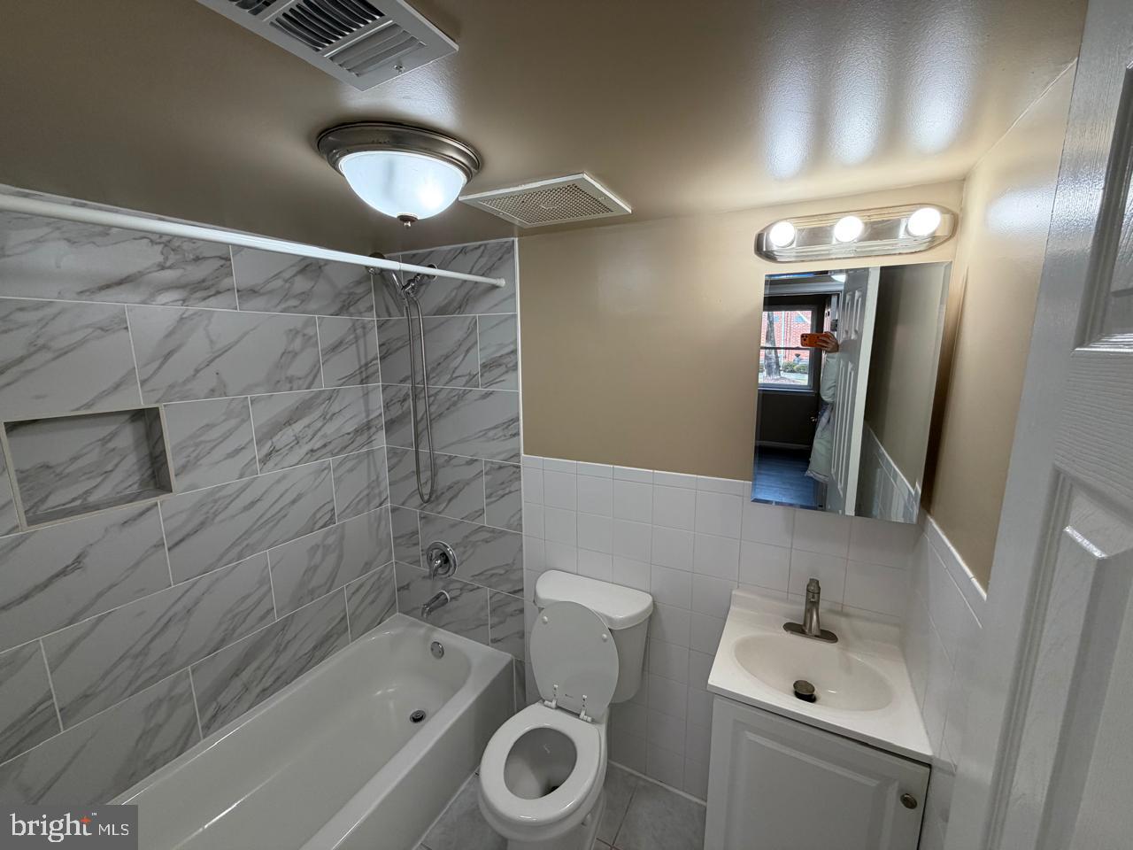 1631 Addison Road South, Unit 1631 District Heights, MD 20747 - Photo 19 of 25 Bathroom