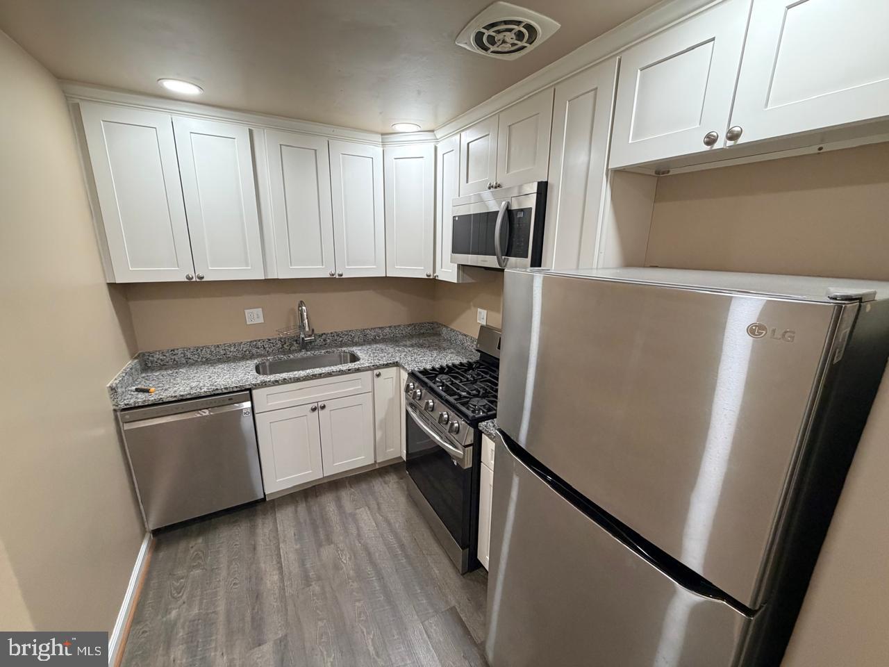 1631 Addison Road South, Unit 1631 District Heights, MD 20747 - Photo 8 of 25 Elegant appliances