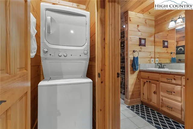 $535,000 | 138 Laurelwood Drive, West Jefferson, NC 28694