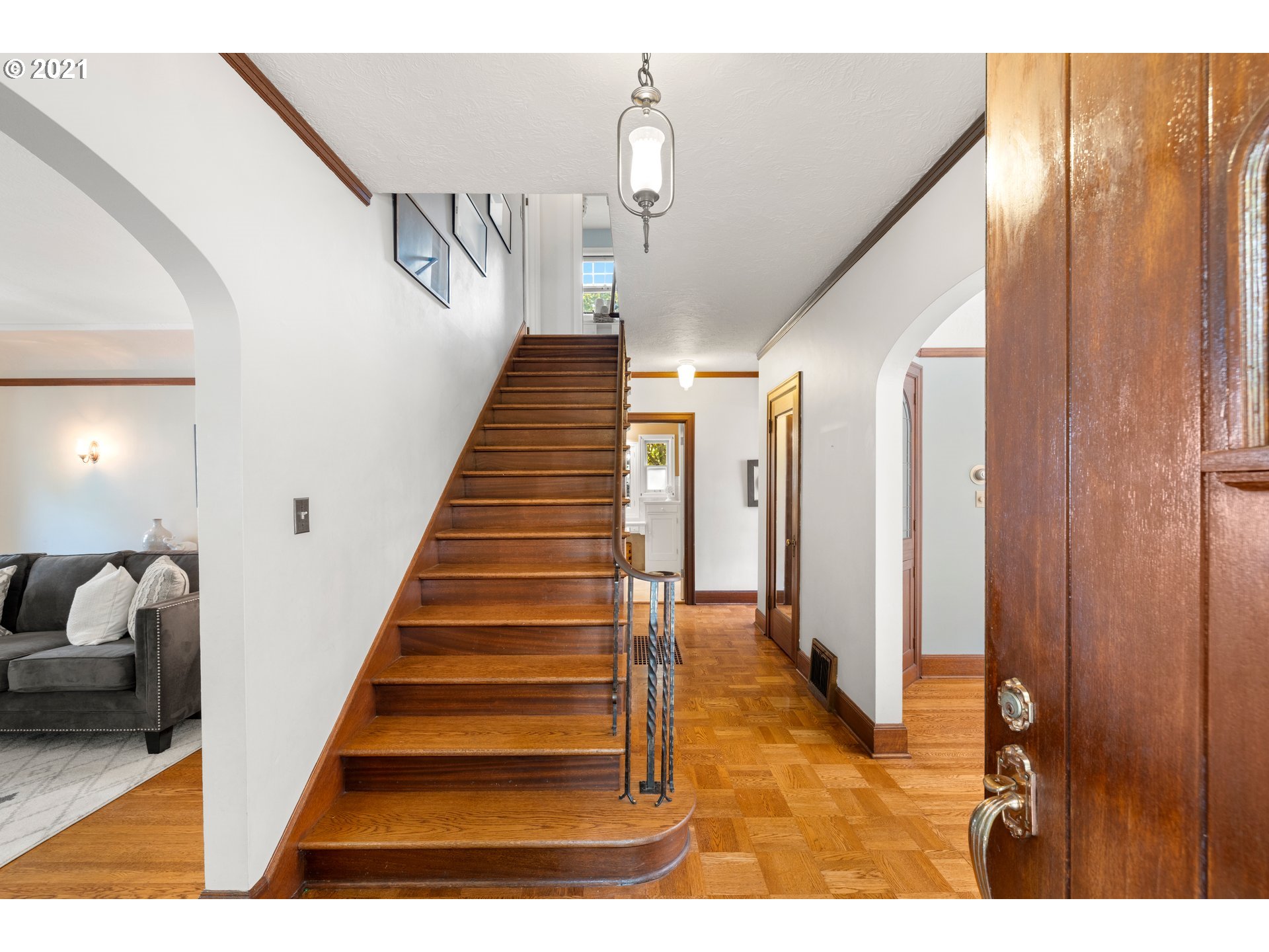 7932 Southeast Reed College Place Portland, OR 97202 - Photo 3 of 32 Gallery Image 3