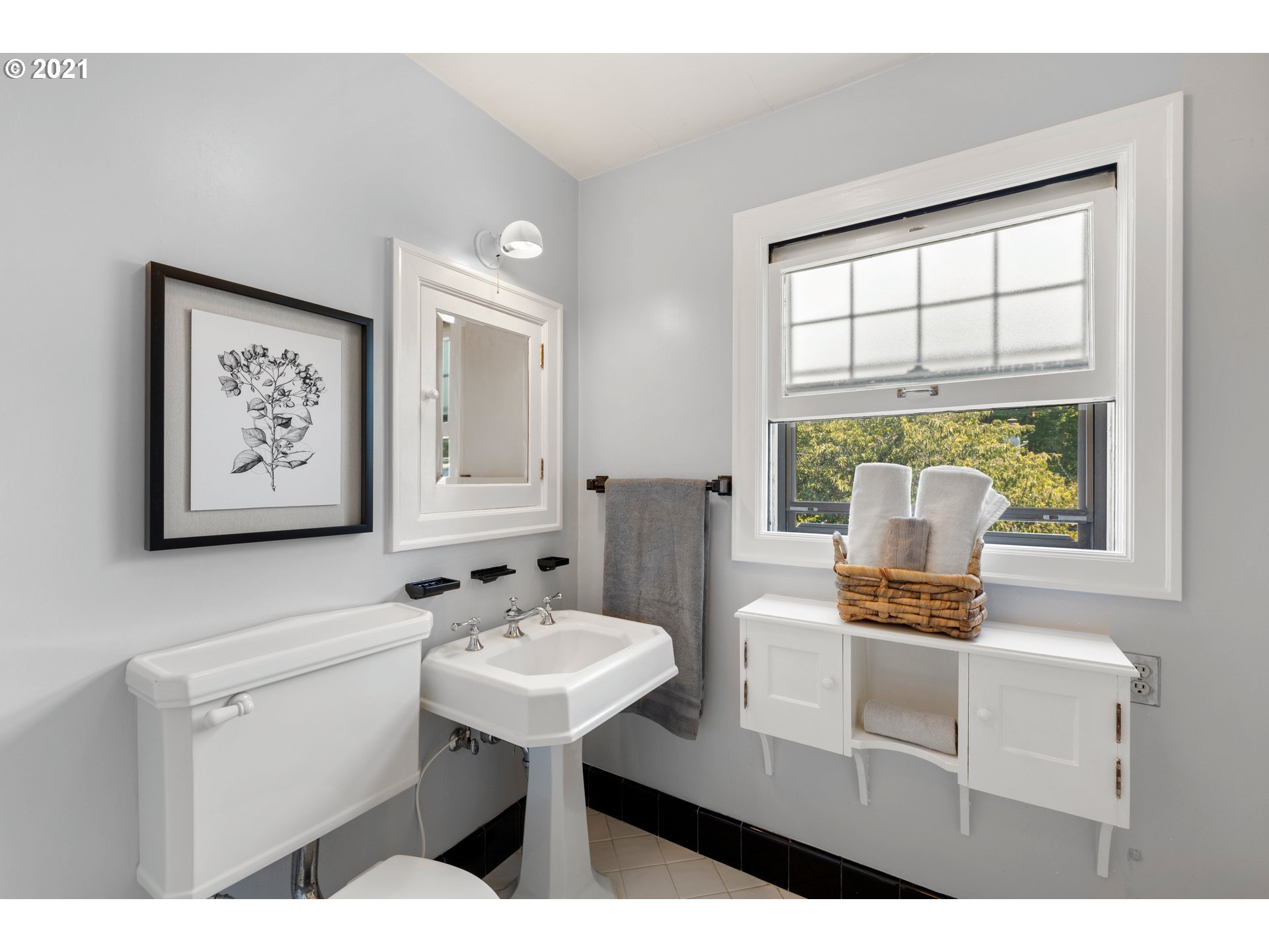 7932 Southeast Reed College Place Portland, OR 97202 - Photo 21 of 32 Gallery Image 21