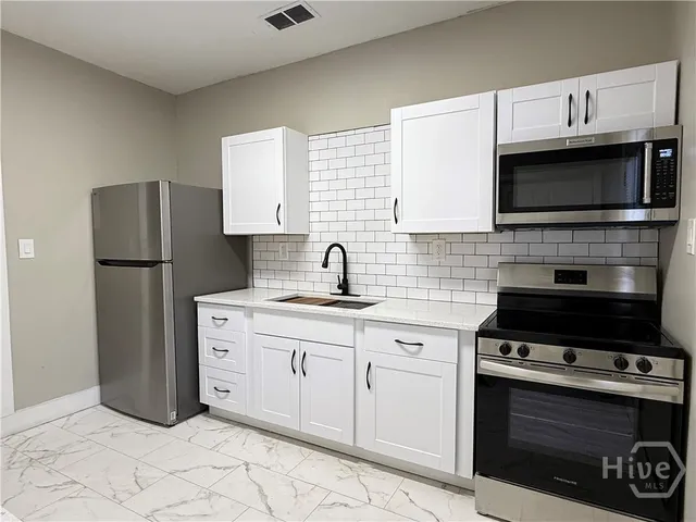 $1,995 | 728 West 39th Street, Savannah, GA 31415