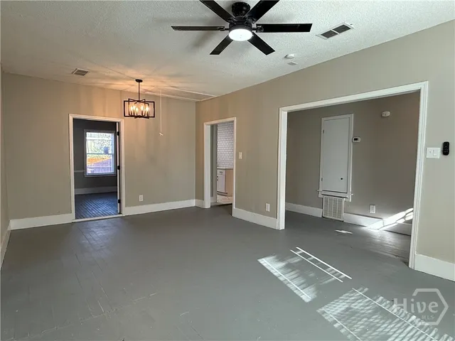 $1,995 | 728 West 39th Street, Savannah, GA 31415