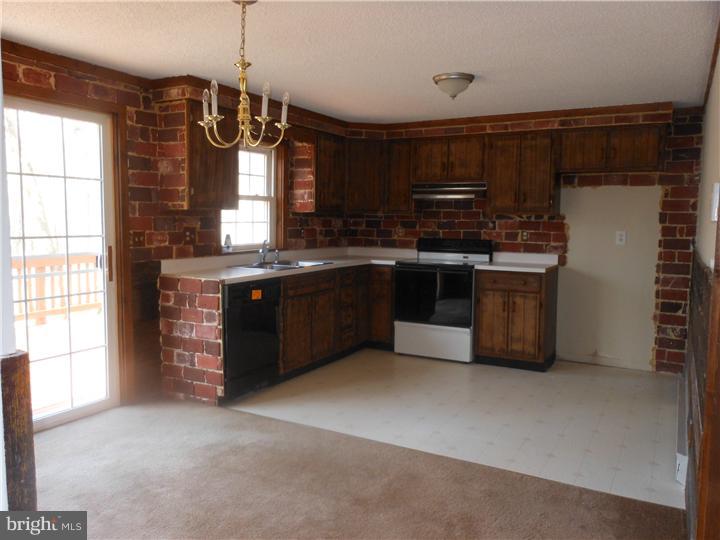 1049 Kearsley Road Sicklerville, NJ 08081 - Photo 2 of 14 Kitchen