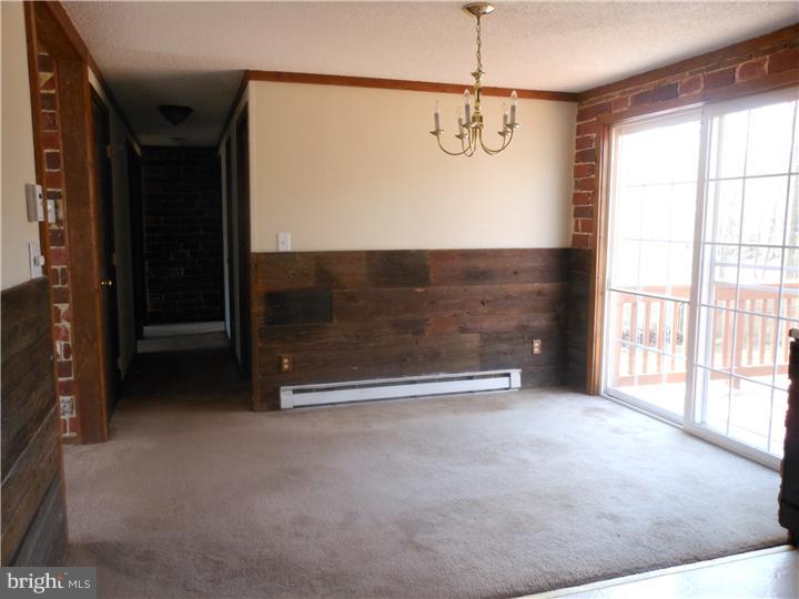 1049 Kearsley Road Sicklerville, NJ 08081 - Photo 9 of 14 Dining Room