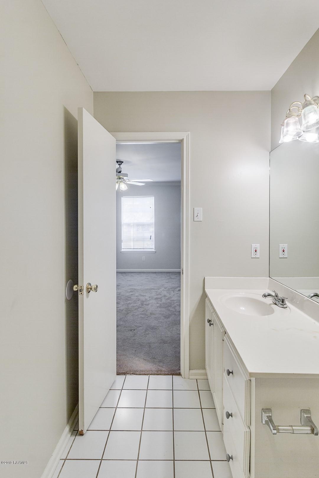 115 Aaron Drive Lafayette, LA 70508 - Photo 13 of 32 115 Aaron-6135