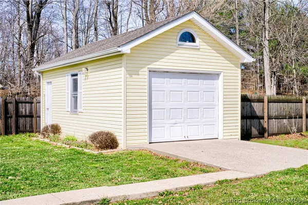 $159,900 | 9120 East Blue River Road, Pekin, IN 47165