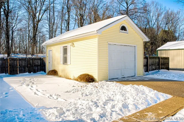 $169,900 | 9120 East Blue River Road, Pekin, IN 47165