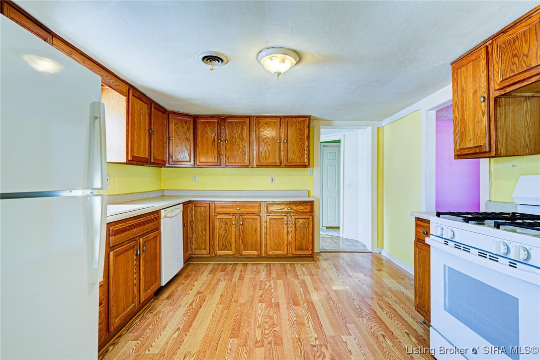 9120 East Blue River Road Pekin, IN 47165 - Photo 9 of 30