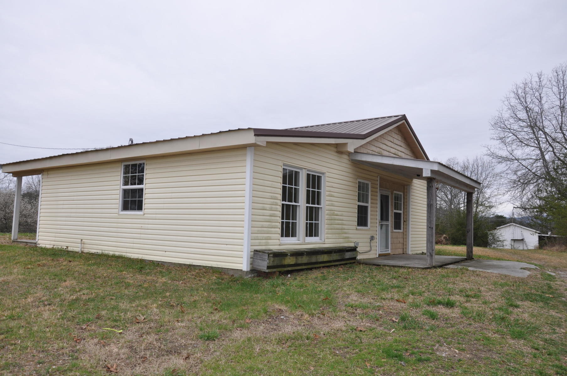 1211 Sequoyah Access Road Soddy Daisy, TN 37379 - Photo 3 of 26 20170315214221116758000000-o