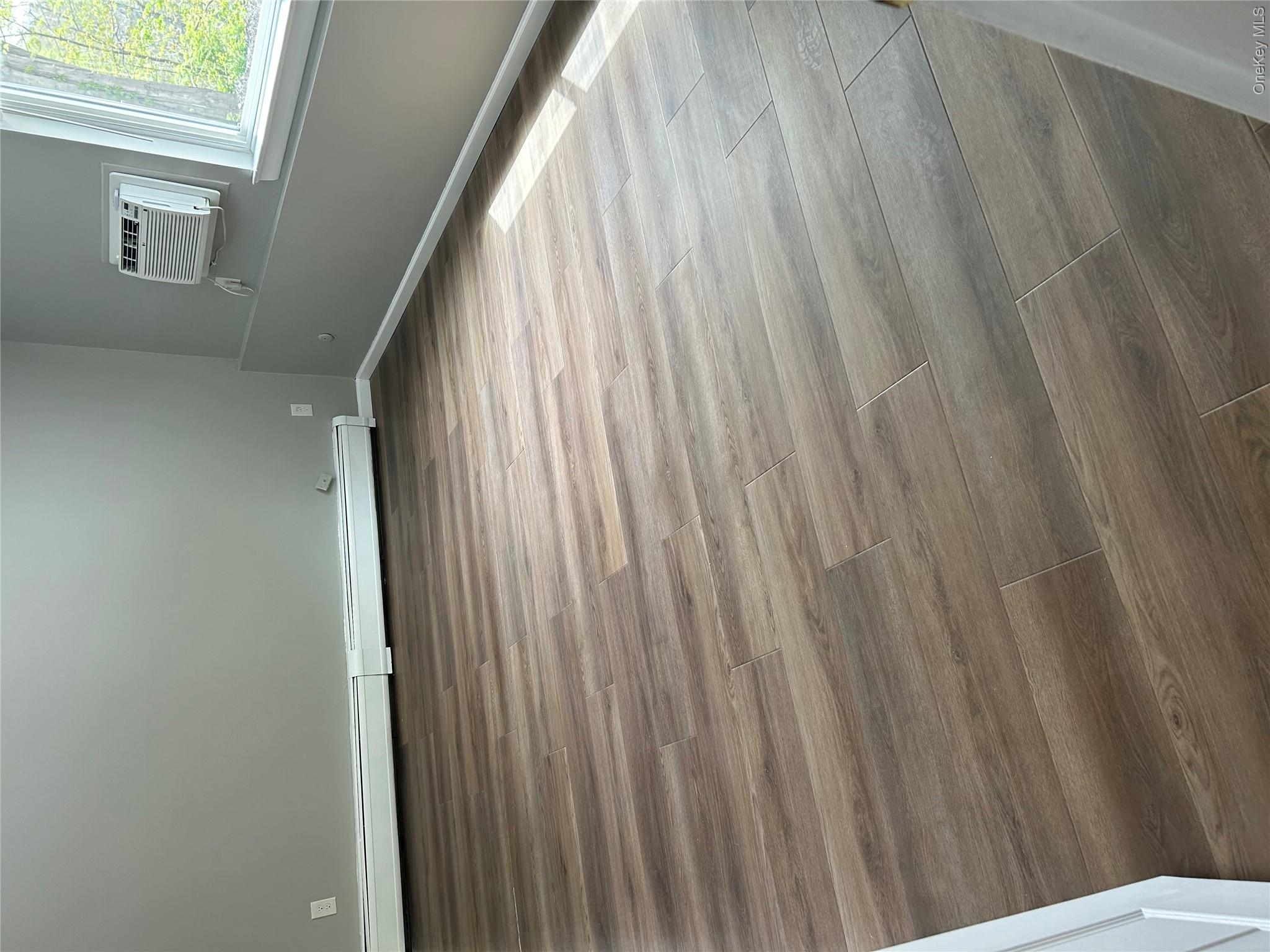 20 Peddler Hill Road, Unit 2002 Monroe, NY 10950 - Photo 14 of 17 Large room with plenty of light! Newer ac unit!
