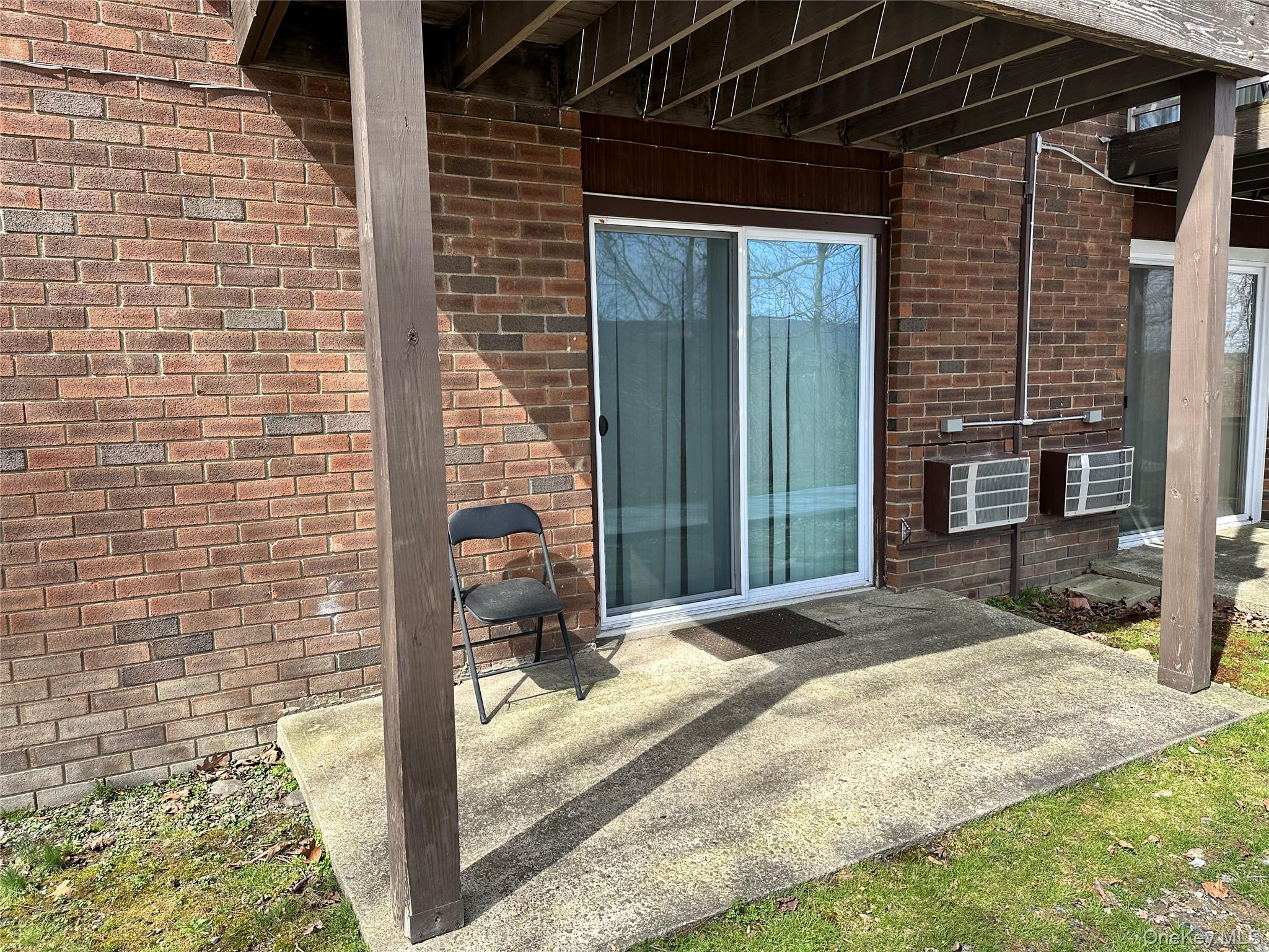 20 Peddler Hill Road, Unit 2002 Monroe, NY 10950 - Photo 7 of 17 Private patio and if you don't want to do steps just walk around to patio!