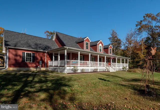 front view of house with a yard