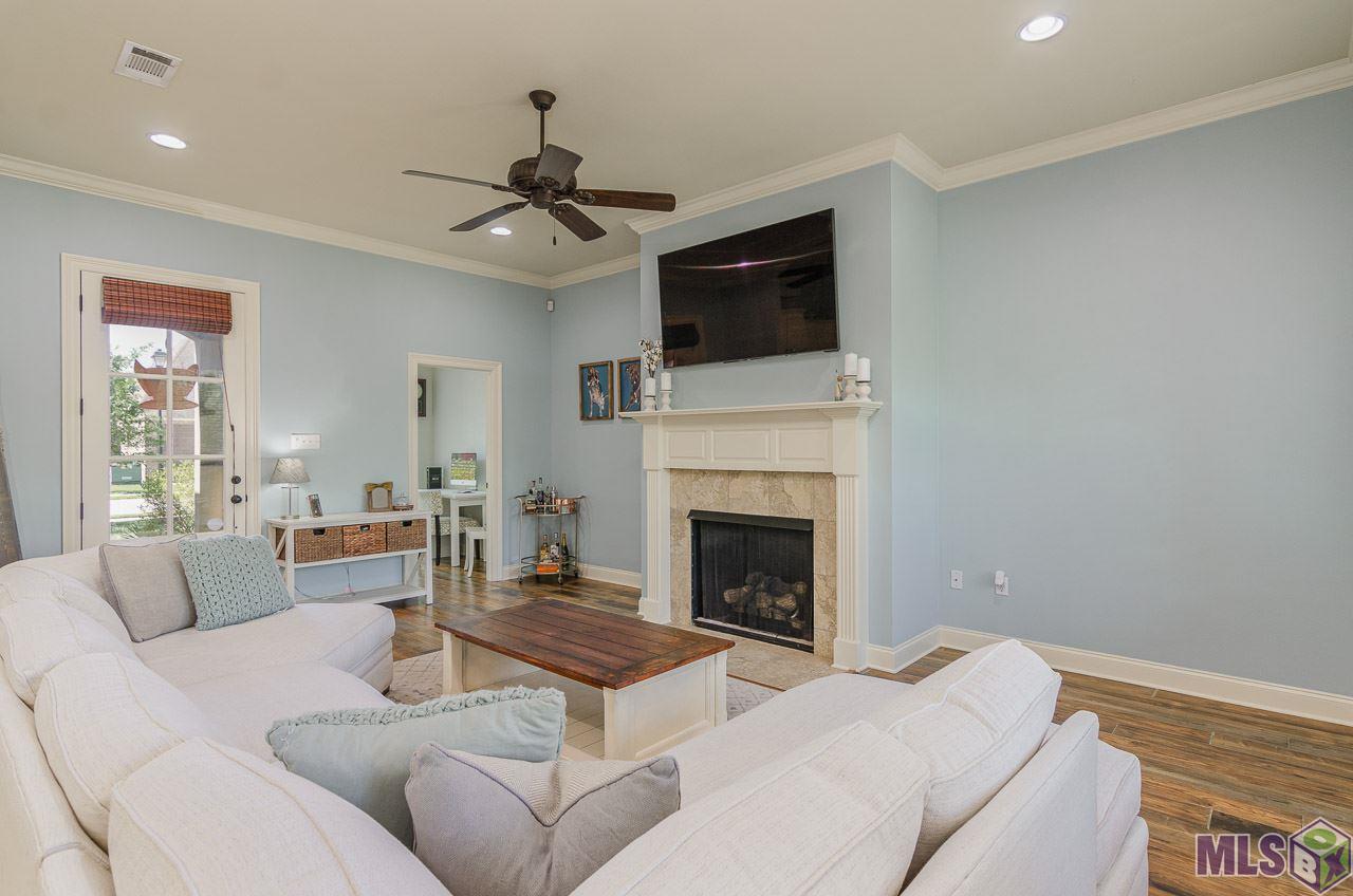 7967 Valencia Court Baton Rouge, LA 70820 - Photo 3 of 20 Gallery Image 3
