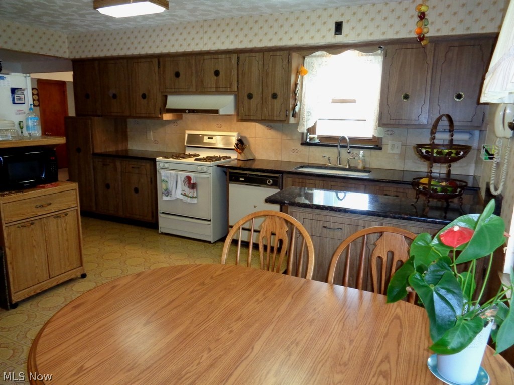 6944 Broadview Road Cleveland, OH 44134 - Photo 10 of 25