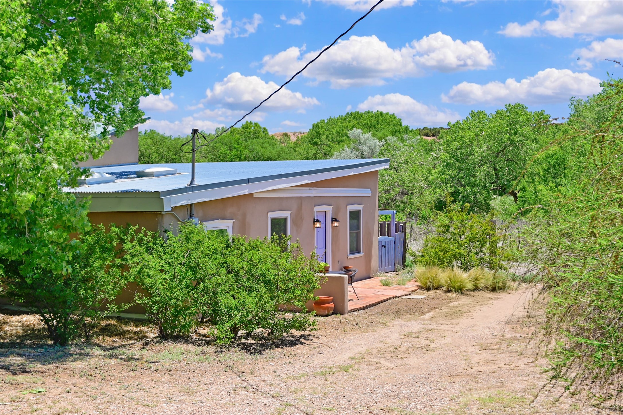 440 Los Pinos Road Santa Fe, NM 87507 - Photo 3 of 32