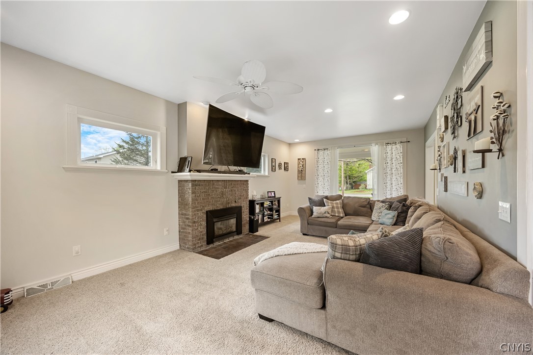 78 Seneca Avenue Vernon, NY 13421 - Photo 4 of 21 Large living room w/ gas fireplace & recessed ligh