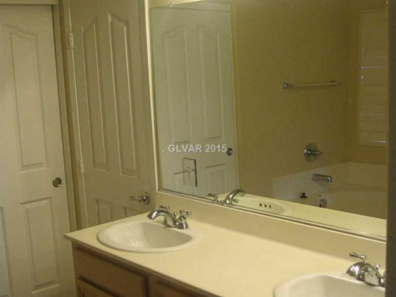 8971 Manhattan Road Henderson, NV 89074 - Photo 14 of 31 Master Bath/Spa. Down