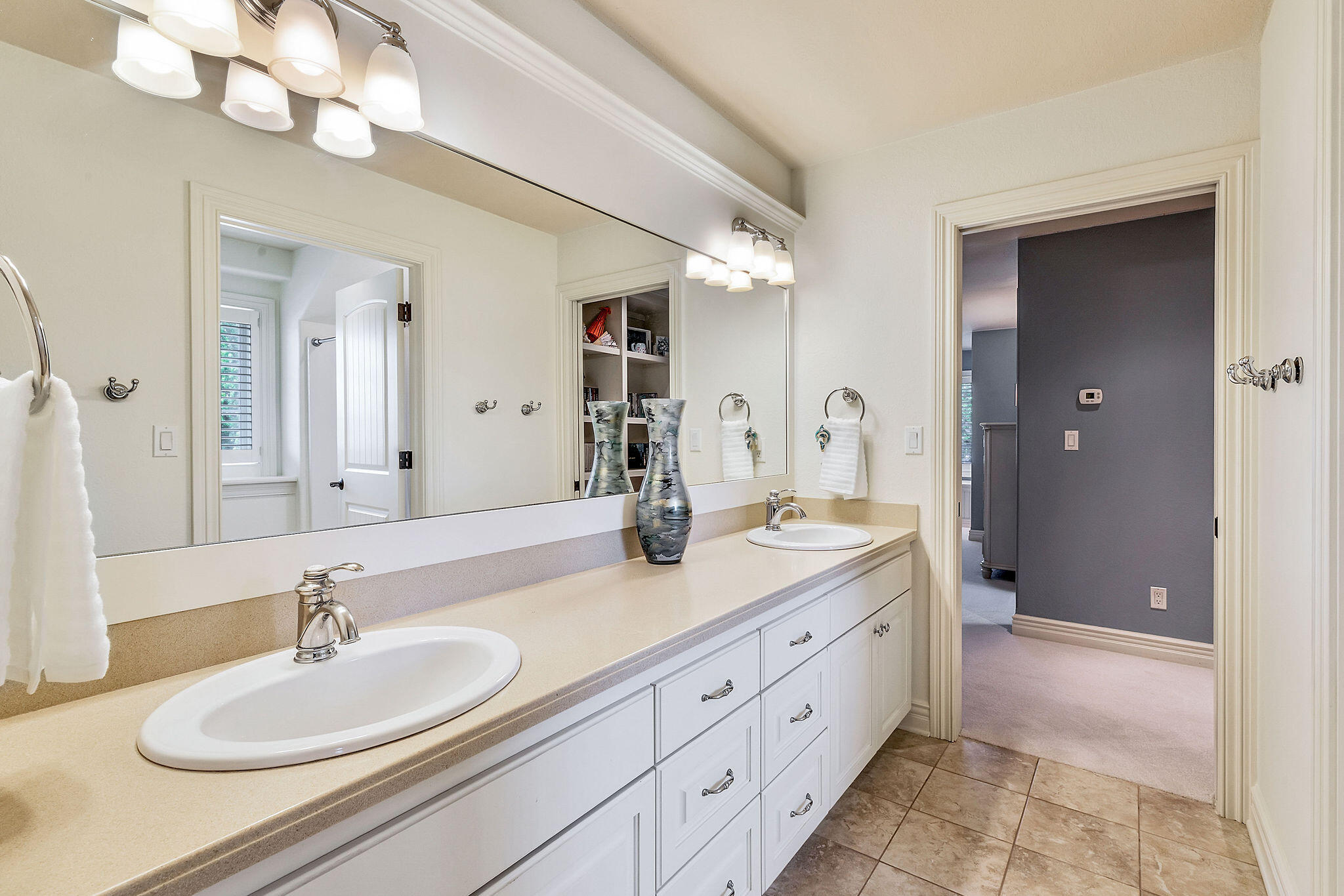 1260 4 Winds Way Hartland, WI 53029 - Photo 55 of 79 Jack And Jill Full Bathroom