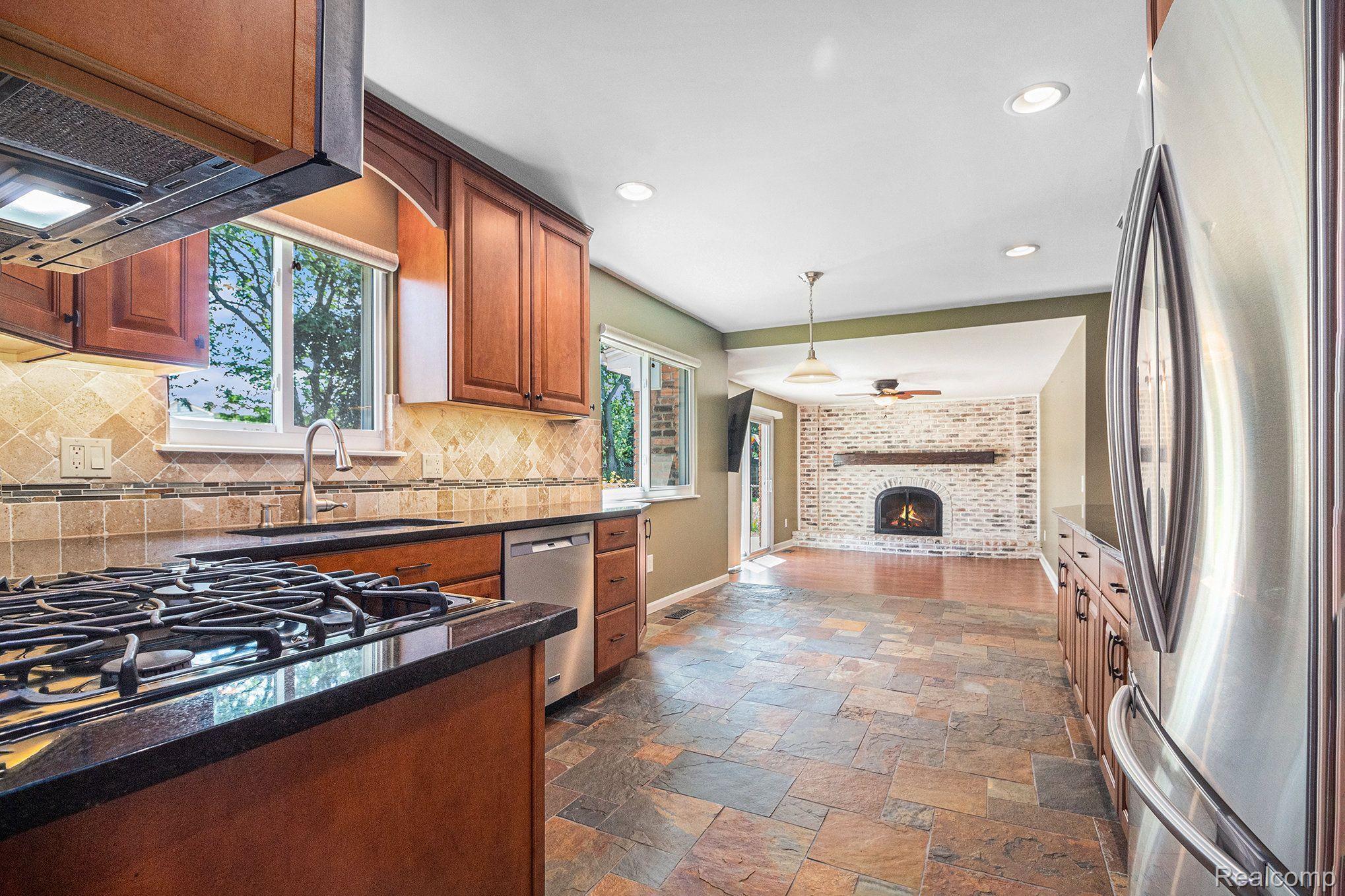7370 Iron Gate Road Canton, MI 48187 - Photo 12 of 42 Gallery Image 12