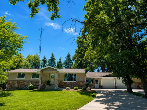 $565,000 | 5121 State Highway 30, Blooming Prairie, MN 55917