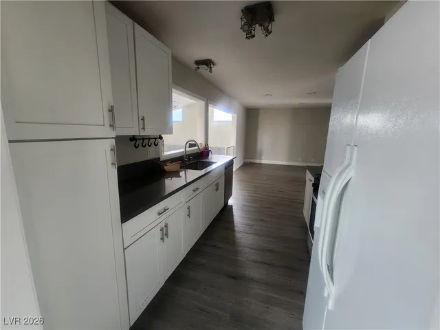 $2,500 | 6939 Montcliff Avenue, Las Vegas, NV 89147