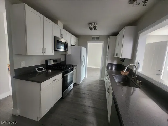 $2,500 | 6939 Montcliff Avenue, Las Vegas, NV 89147