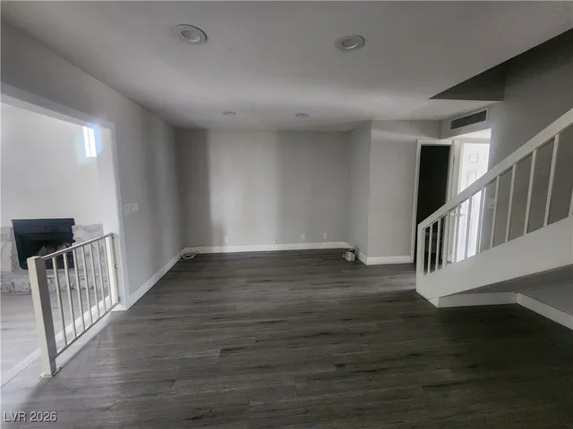 $2,500 | 6939 Montcliff Avenue, Las Vegas, NV 89147