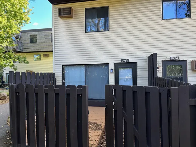 $89,900 | 7434 72nd Lane North, Brooklyn Park, MN 55428