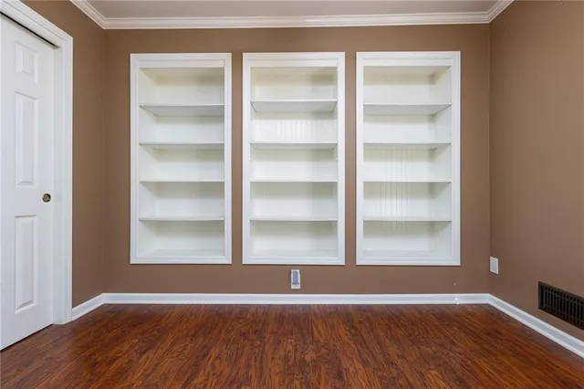 $319,900 | 4900 Norwood Court, Kansas City, MO 64133