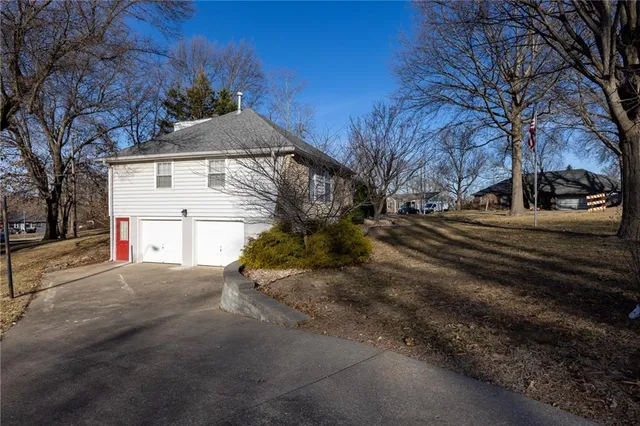 $319,900 | 4900 Norwood Court, Kansas City, MO 64133